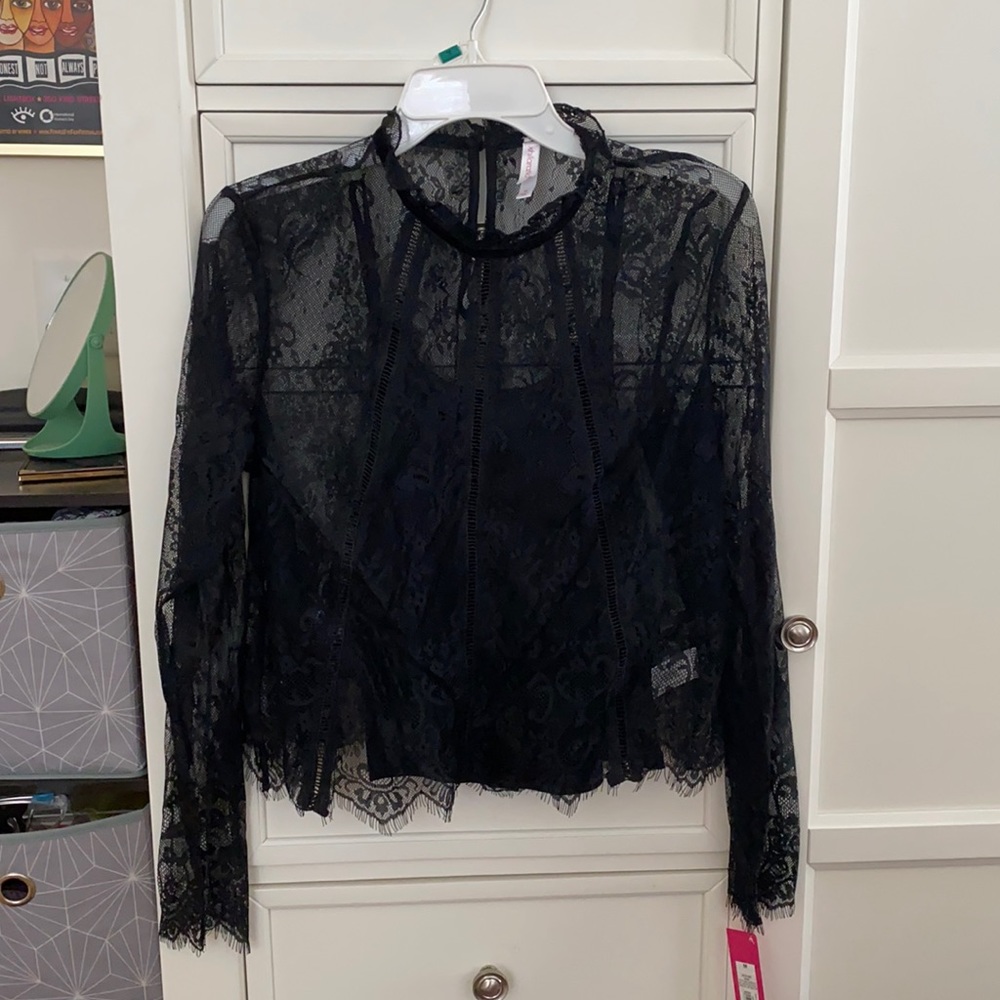 Xhilaration Lace top